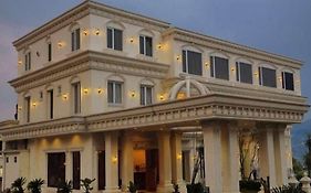 Rizen Premiere Hotel